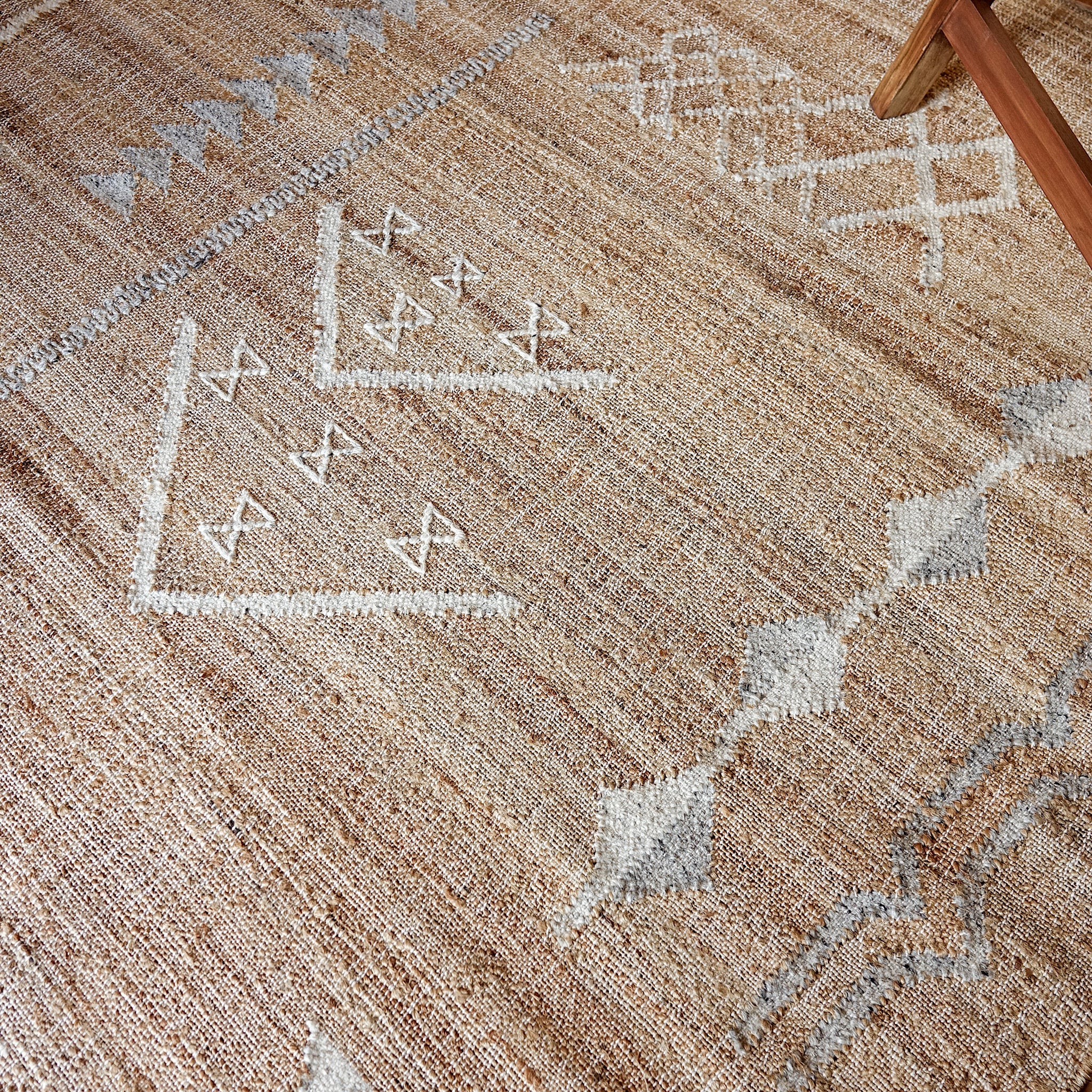 Nahian - Tapis indien tissé main en jute