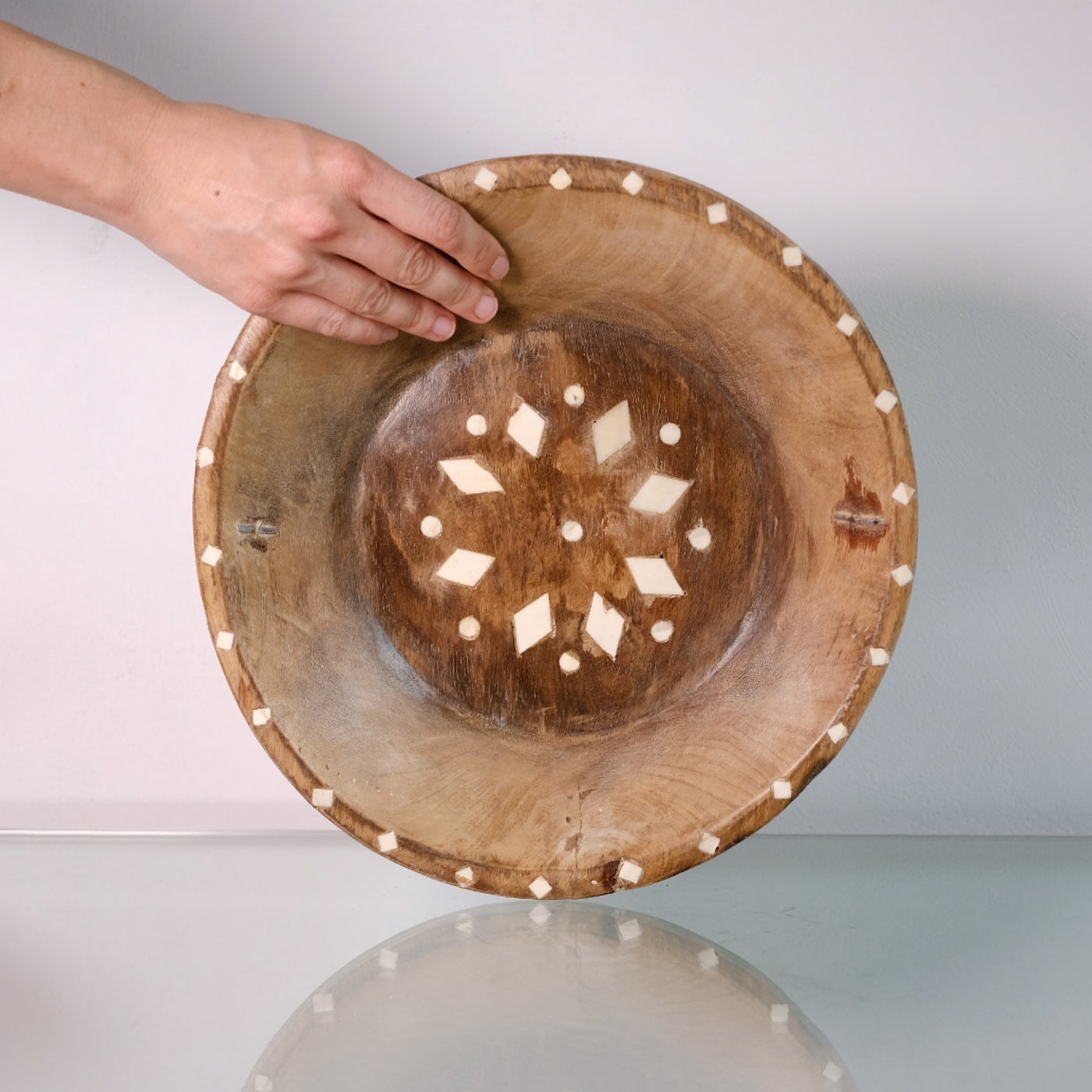 Katora n°6 - Corbeille en bois ancien et incrustations en os (finition cire)
